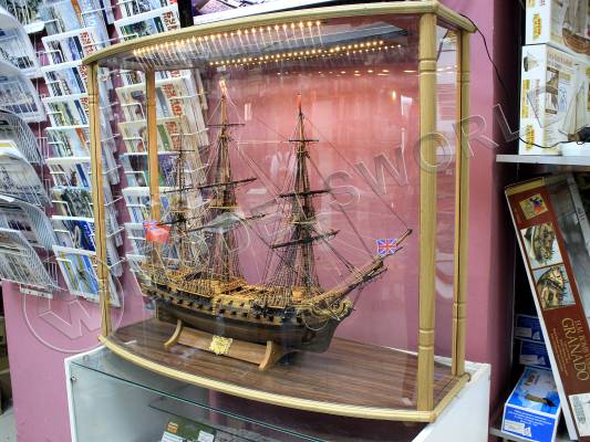 Готовая модель HMS Bellona 74-пушечного корабля британского флота, 1780 г. Масштаб 1:100