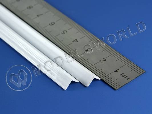 Уголок пластиковый 6.3х6.3 мм, 2 шт