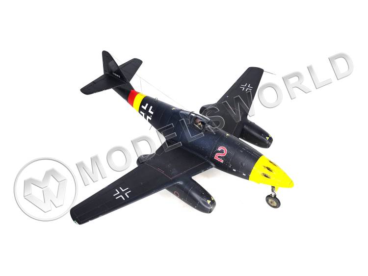 Готовая модель, Немецкий истребитель Me 262 в масштабе 1:48 - фото 1